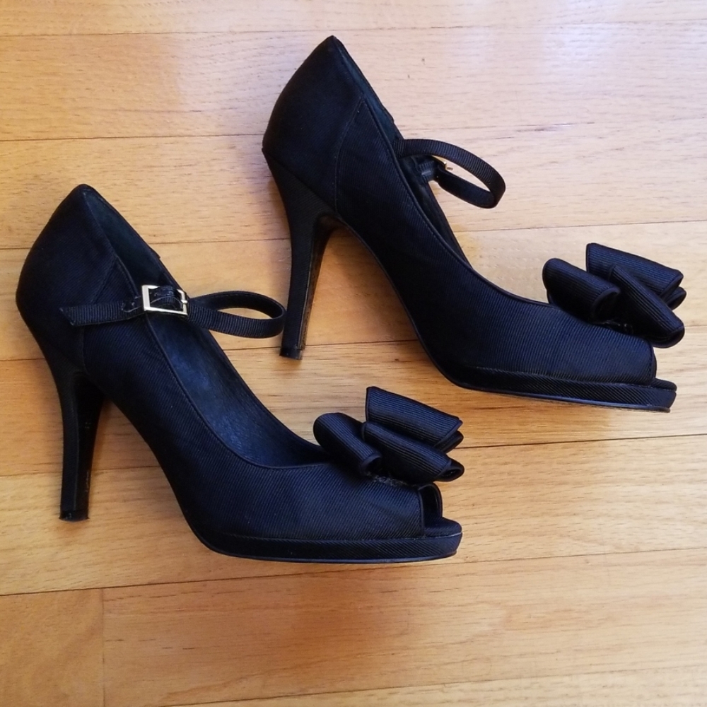 🔥Beverly Feldman Fast Ball Peep Toe Shoes